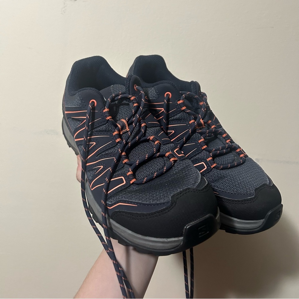 Saloman navy blue hiking shoes